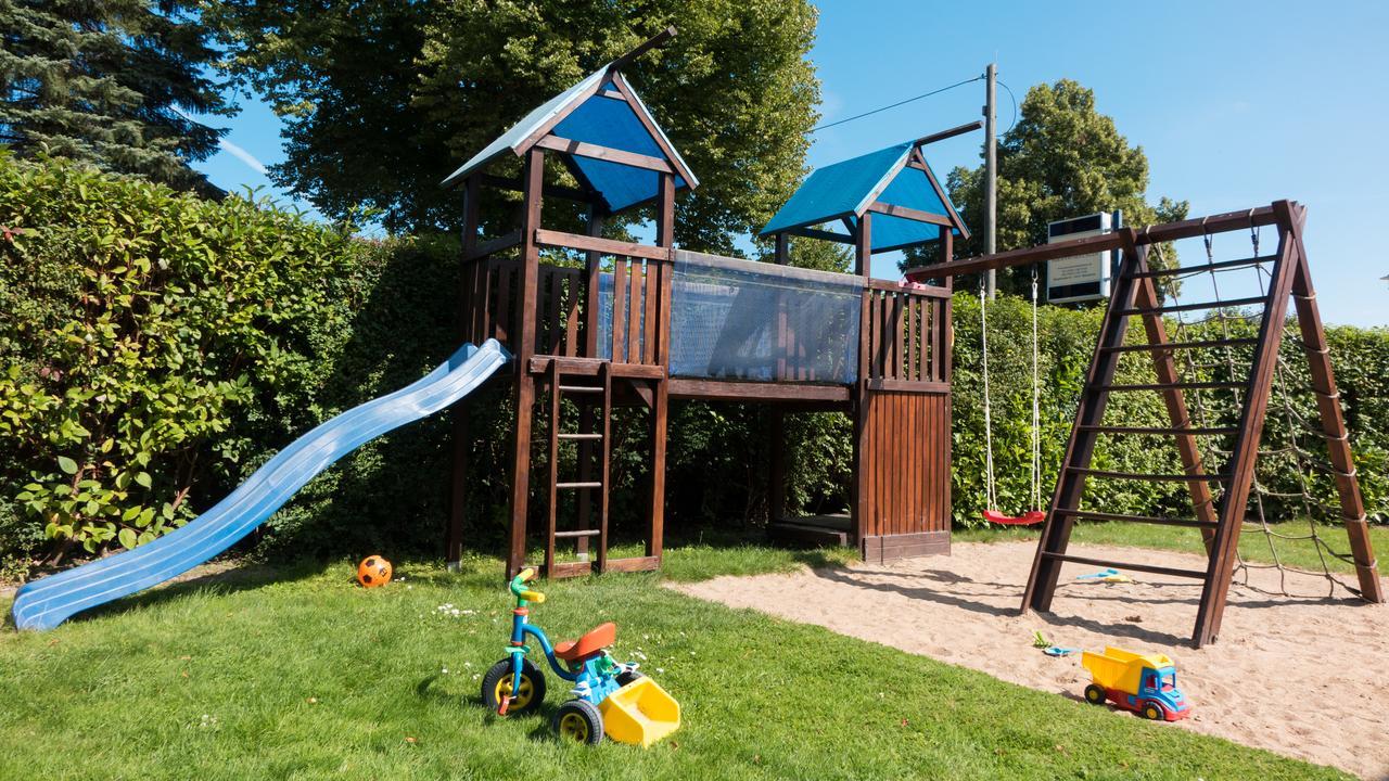 Elmenhorst/Lichtenhagen Pension Elmenhorst מראה חיצוני תמונה