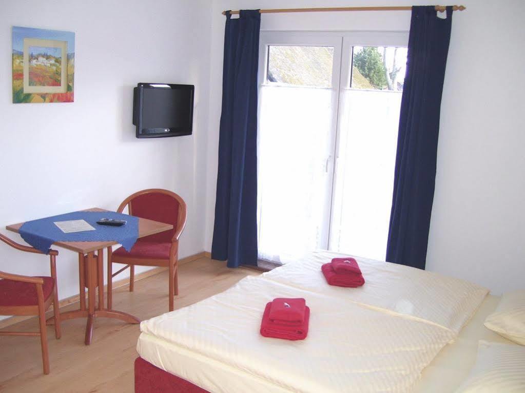 Elmenhorst/Lichtenhagen Pension Elmenhorst מראה חיצוני תמונה